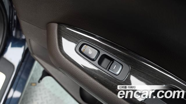 Kia K5 2019 — photo 22