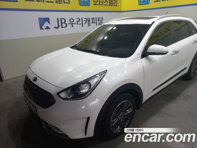 Kia Niro 2018 — photo 1