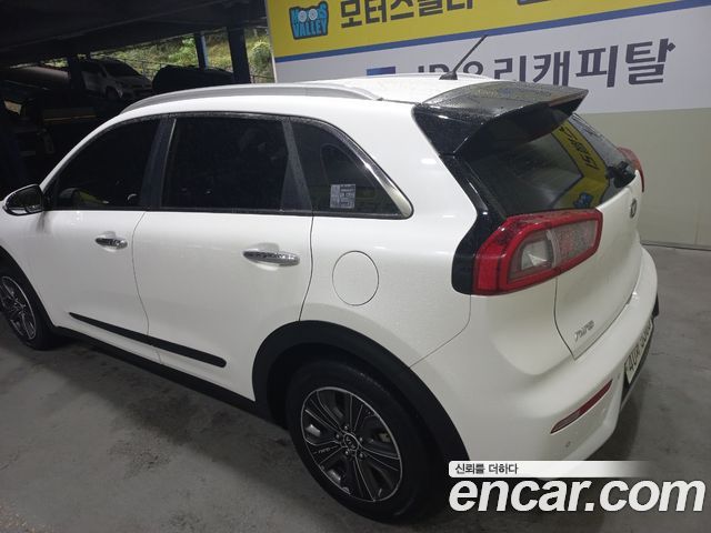 Kia Niro 2018 — photo 2