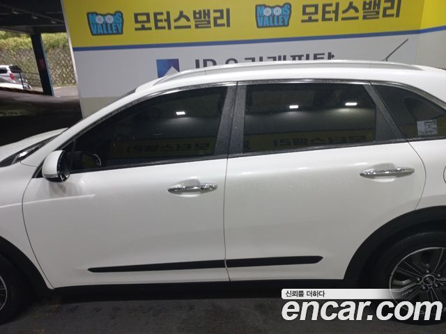 Kia Niro 2018 — photo 11