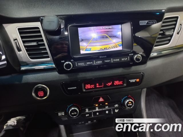 Kia Niro 2018 — photo 15