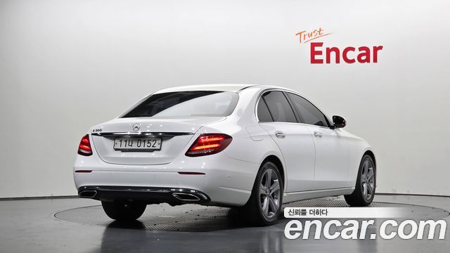 Mercedes-Benz E-Class 2017 — photo 2