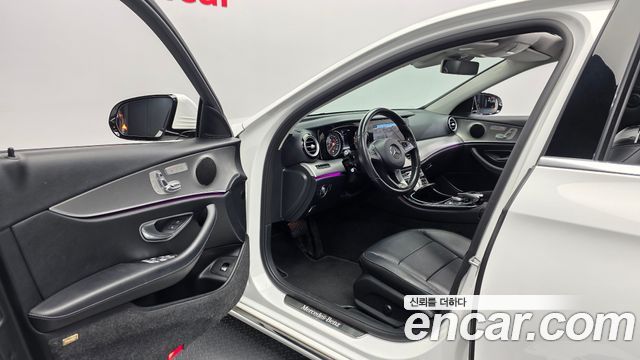 Mercedes-Benz E-Class 2017 — photo 13