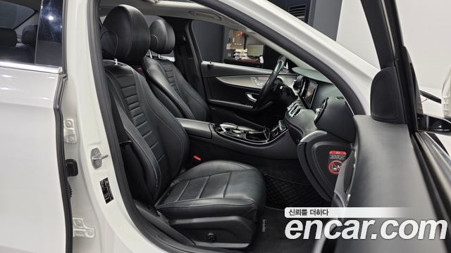 Mercedes-Benz E-Class 2017 — photo 17