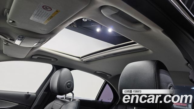 Mercedes-Benz E-Class 2017 — photo 25