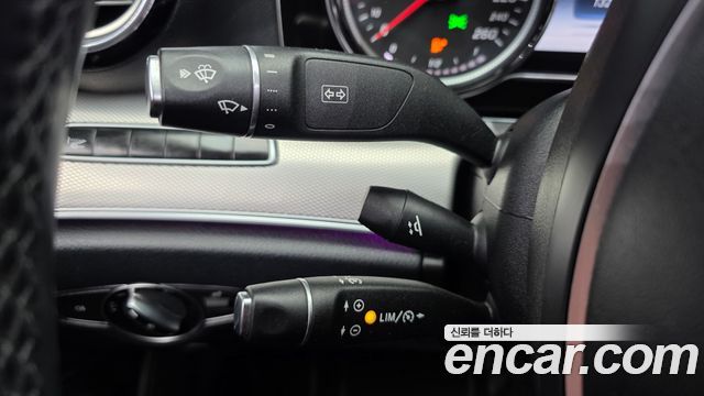 Mercedes-Benz E-Class 2017 — photo 29