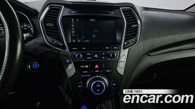 Hyundai Santafe 2018 — photo 21