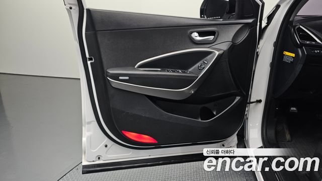 Hyundai Santafe 2018 — photo 14