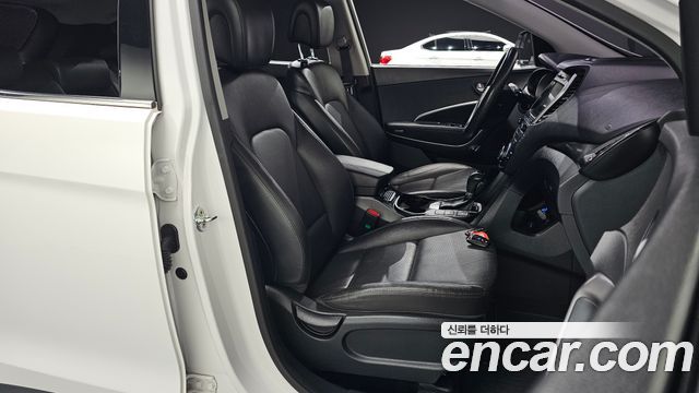 Hyundai Santafe 2018 — photo 16