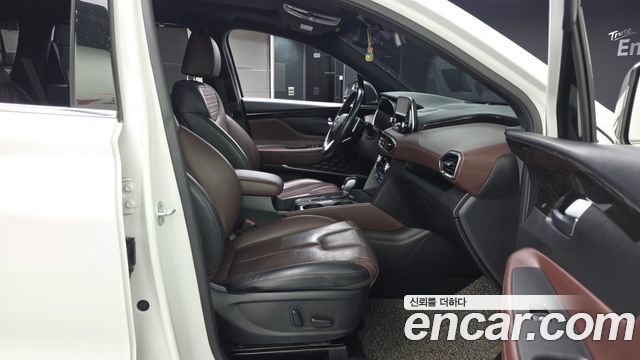 Hyundai Santafe 2019 — photo 17