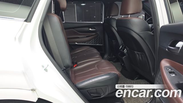 Hyundai Santafe 2019 — photo 18