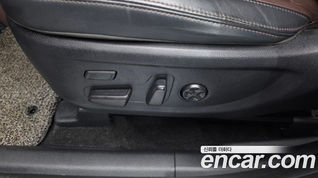 Hyundai Santafe 2019 — photo 31