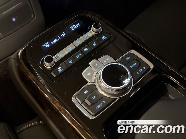 Genesis G90 2021 — photo 17