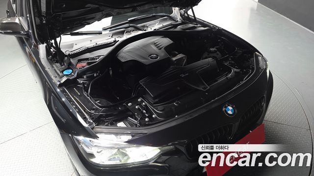 BMW 3-Series 2018 — photo 6