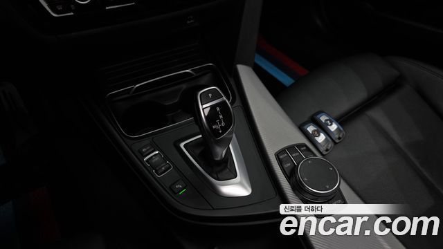 BMW 3-Series 2018 — photo 12