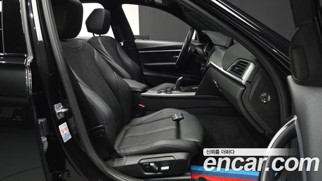 BMW 3-Series 2018 — photo 17