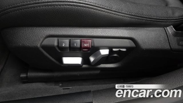 BMW 3-Series 2018 — photo 24