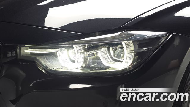 BMW 3-Series 2018 — photo 8