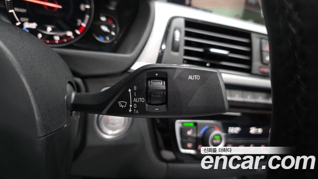 BMW 3-Series 2018 — photo 27