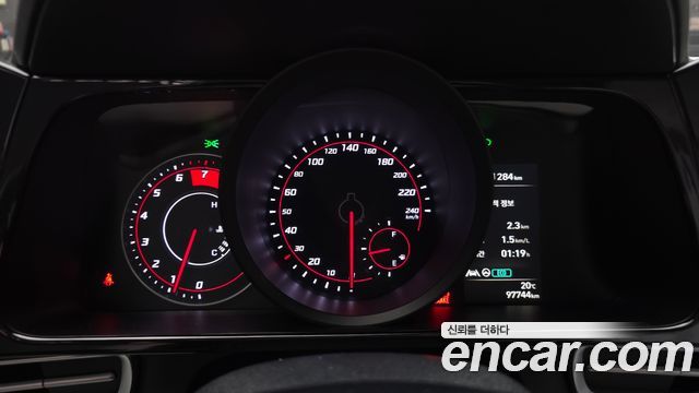 Hyundai AVANTE 2021 — photo 11