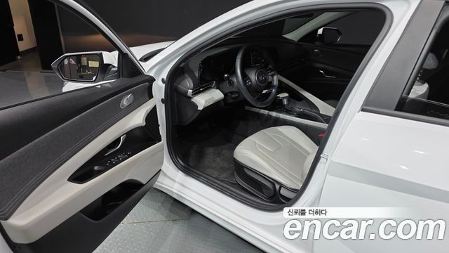 Hyundai AVANTE 2021 — photo 13