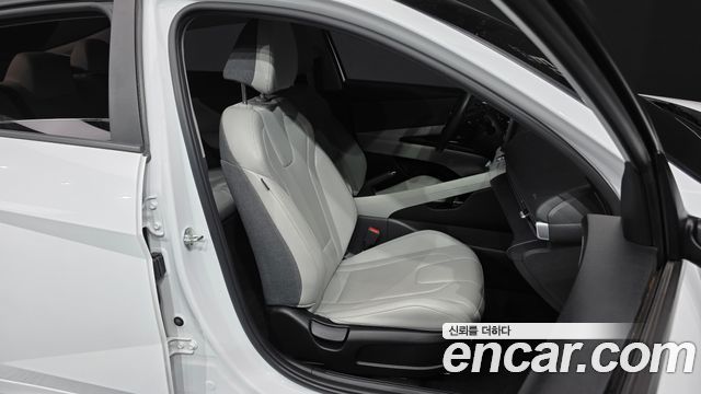 Hyundai AVANTE 2021 — photo 17