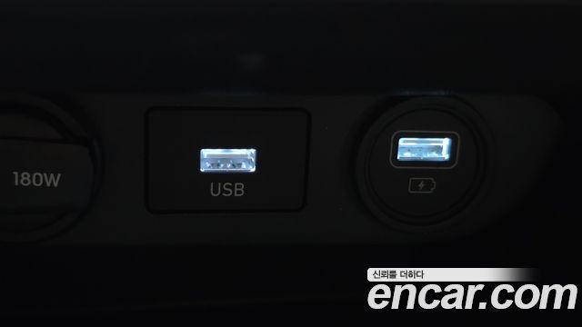 Hyundai AVANTE 2021 — photo 28