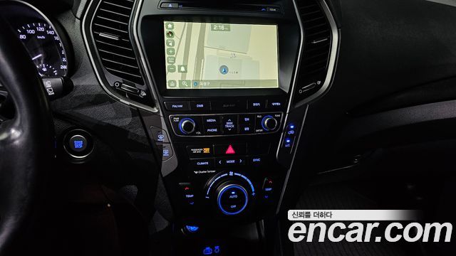 Hyundai Santafe 2018 — photo 21