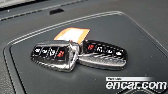 Hyundai Santafe 2018 — photo 28