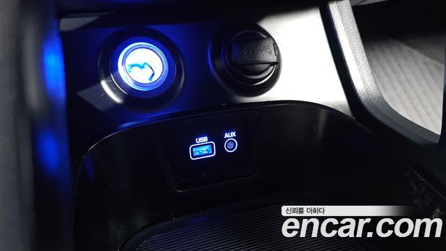 Hyundai Santafe 2018 — photo 32