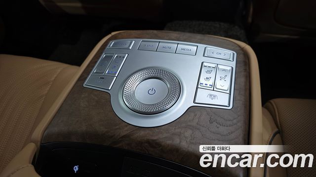 Genesis G80 2022 — photo 25