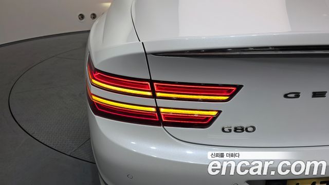 Genesis G80 2022 — photo 9