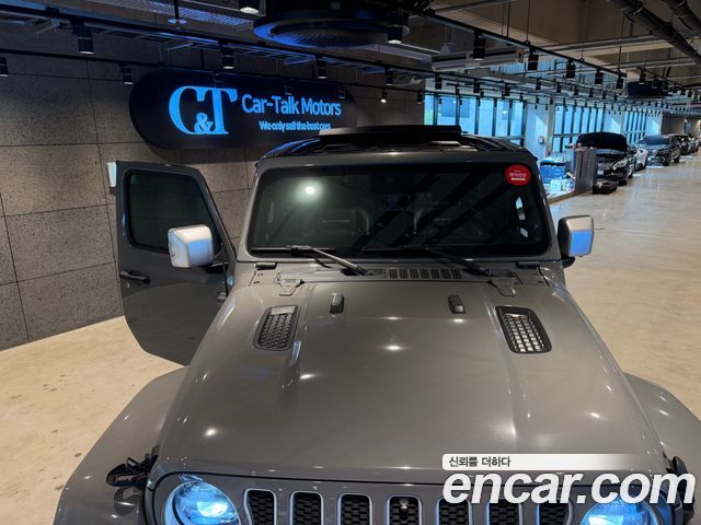 Jeep Wrangler 2023 — photo 8