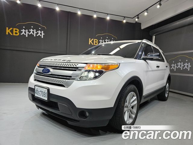 Ford Explorer 2013 — photo 1