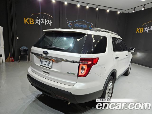 Ford Explorer 2013 — photo 3