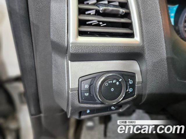Ford Explorer 2013 — photo 12