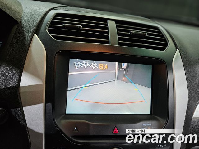 Ford Explorer 2013 — photo 13