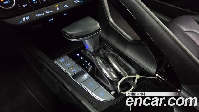 Hyundai AVANTE 2025 — photo 9