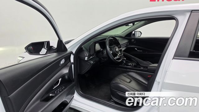 Hyundai AVANTE 2025 — photo 10