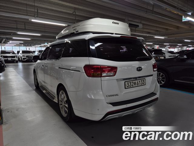 Kia Canival 2018 — photo 4