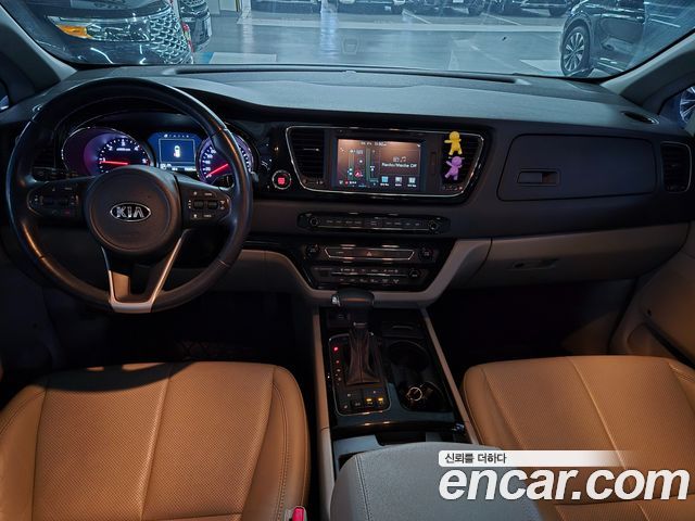 Kia Canival 2018 — photo 8