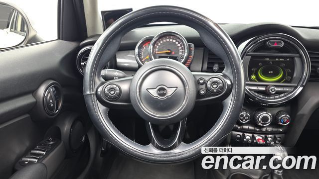 Mini Cooper 2015 — photo 13