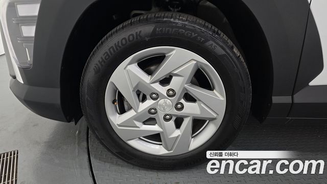 Hyundai Kona 2023 — photo 5