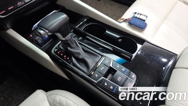 Kia K7 2017 — photo 12