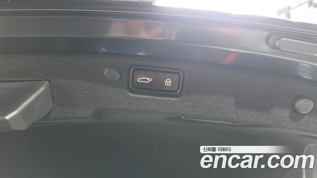 Kia K7 2017 — photo 22
