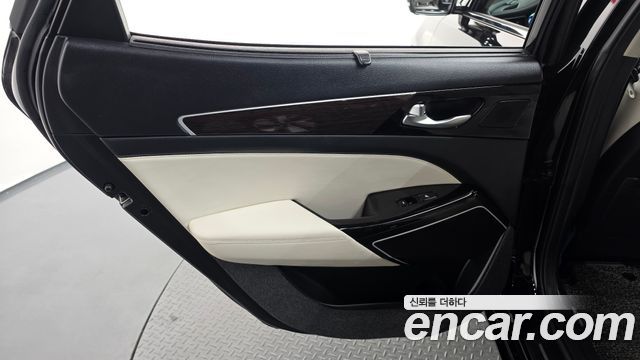Kia K7 2017 — photo 15