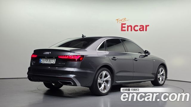 Audi A4 2021 — photo 2