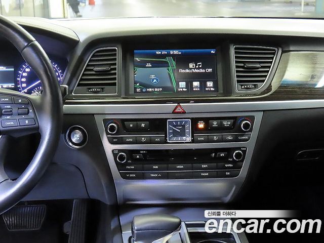 Genesis G80 2017 — photo 11