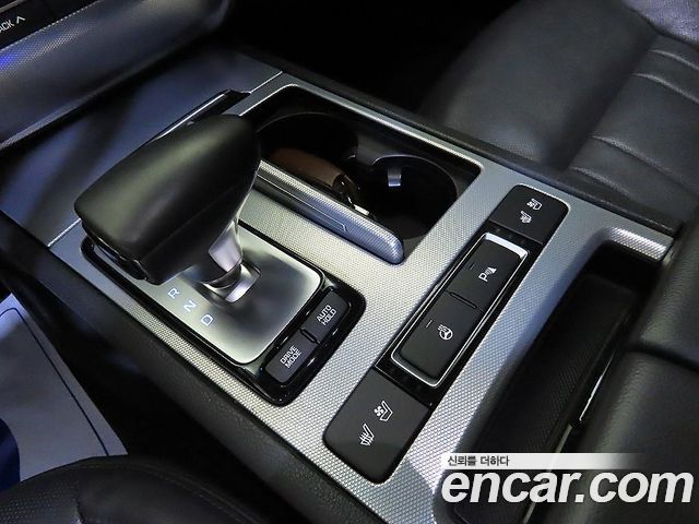Genesis G80 2017 — photo 12