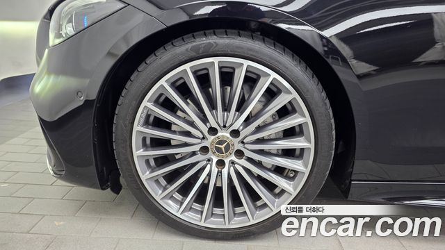 Mercedes-Benz C-Class 2023 — photo 5